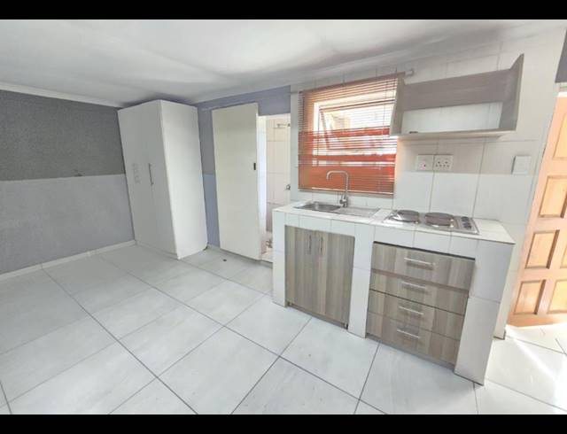 3 BEDROOM HOUSE FOR SALE IN FLORENTIA